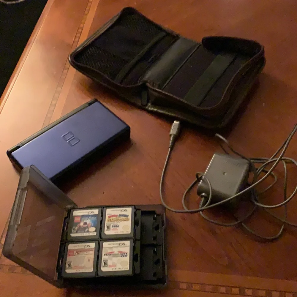 DS with 4 Games, Game Case, DS Case and Charger - Picture 1 of 5